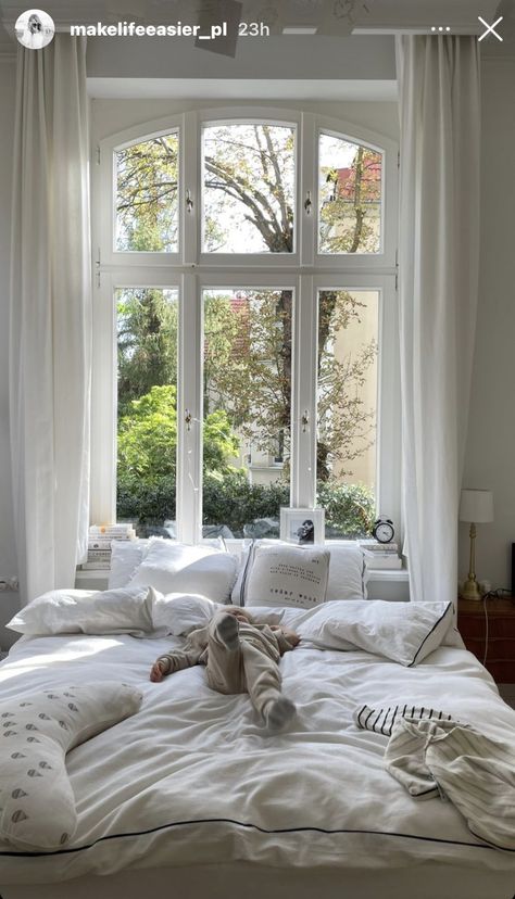 Budapest Apartment Aesthetic, Parisian Windows, Window Aesthetic, Window Views, Bow Window, Apartment Aesthetic, Room Seating, Bathroom Design Luxury, Paris Apartments