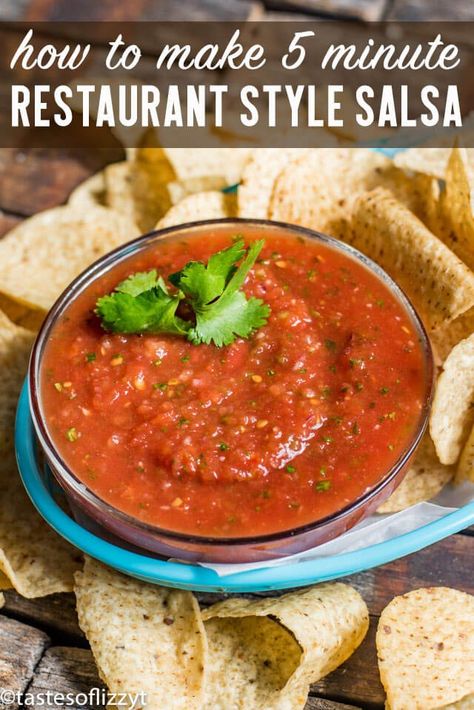 Easy Restaurant Style Salsa via @tastesoflizzyt Mexican Style Salsa Recipe, Mexican Restaurant Salsa, Restaurant Style Salsa Recipe, Easy Homemade Salsa Recipe, Salsa Easy, Restaurant Salsa, Garden Grazer, Blender Salsa, Easy Homemade Salsa