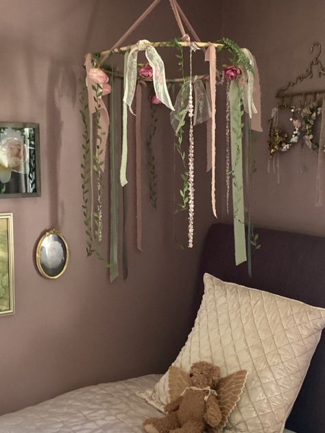 Romantic Faerie Floral Ribbon Nursery Mobile Mobile Ideas Diy, Diy Room Garland, Stuff To Hang On Walls Bedrooms, Aesthetic Diy For Room, Ribbon Room Decor, Whimsigoth Nursery, Diy Whimsical Decor, Diy House Decorations, Diy Hippie Decor