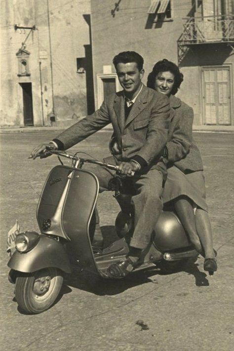 Vespa S, Classic Vespa, Vespa Piaggio, Motos Vintage, Vintage Vespa, Mod Scooter, Vespa Girl, Vespa Scooter, Lambretta Scooter