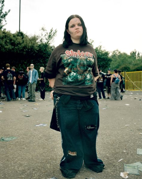 Photos of youth culture reveal what it was like to grow up in Britain in different decades 90s Mall Goth, Metal Outfit, Metal Fan, Metal Fashion, Estilo Punk, Youth Culture, Mall Goth, Slipknot