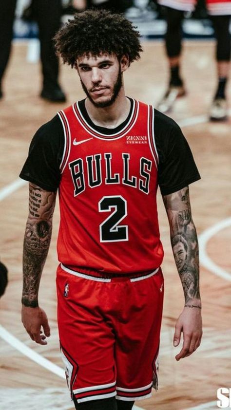 Liangelo Ball, Ball Family, Lil Tay, Basketball Background, Ball Aesthetic, Bulls Basketball, Lonzo Ball, Basketball Is Life, Basketball Photography