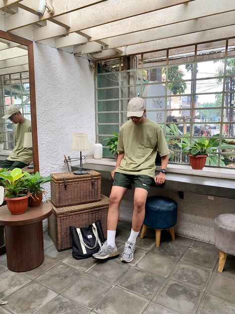 Man Outfit Short Pants, Bangkok Outfit Men, Taiwan Outfit Men, Japan Men Fashion Summer, New Balance Shorts Outfit, Ootd Short Pants Men, Nb 530 Outfit Men, Asics Outfit Men, Short Pants Outfit Men