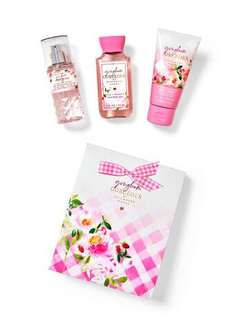 Gingham Gorgeous Mini Gift Box Set | Bath & Body Works Gingham Gorgeous, Travel Gift Set, Mini Fragrance, Mini Gift, Fragrance Mist, Fragrance Notes, Gift Decorations, Beautiful Packaging, Bath Body Works