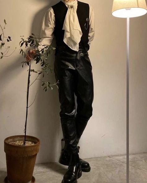 Steampunk Formal Men, Victorian Gothic Aesthetic Outfit Men, Vamp Outfit Men, Vampire Aesthetic Clothes Male, Vampire Prom Outfit, Vampire Fashion Aesthetic Male, Formal Pirate Outfit, Mens Avant Garde Fashion Haute Couture, Male Outfits Fancy