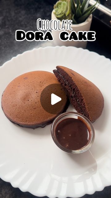 Aishwarya sonvane on Instagram: "Chocolate Dora cakes | Dora cakes    ✅save the recipe and try it later   ✅Recipe details  - For the Dora cake batter  1 cup all purpose flour  1/2 cup icing sugar  1/4th cup coco powder  1/4th cup milk powder  1 tsp coffee powder  1/2 tsp baking soda  Pinch of salt  1 cup milk  Mix everything together and prepare a smooth batter  Now take a nonstick pan and pour equal amount of batter and cook the pancakes on low flame for 1 minute by keeping the lid on  Flip it and again cook it for 1/2 minute Take one pancake and apply some chocolate spread or Nutella and sandwich it with another pancake and your chocolate Dora cakes are ready   I’ve upgraded my kitchen with new 4 burner gas cooktop by @sunshinesuperkitchen  This cooktop has so many features like  ✅sleek Coco Powder Cake Recipe, Milk Powder Recipes Desserts, Dora Theme Cake, Coco Powder Recipes, Dora Cake Recipe, Chocolate Pancake Recipe, Eggless Cake Recipes, Coffe Mug Cake, Dora Cake