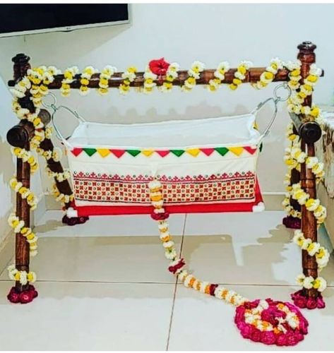 Chatthi Ceremony Decoration, Chatthi Decoration, 6thi Decoration, Uyyala Function, Chathi Decoration, Baby Welcome Decoration Home, Welcome Baby Decoration Ideas, Naming Ceremony Decoration, Welcome Home Decorations