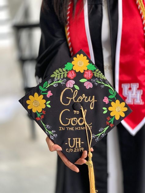 God Graduation Cap, Cap Inspiration, Graduation Aesthetic, All Glory To God, Graduation Party Pictures, Graduation Cap Ideas, Christian Ideas, Custom Graduation Caps, Cap Graduation