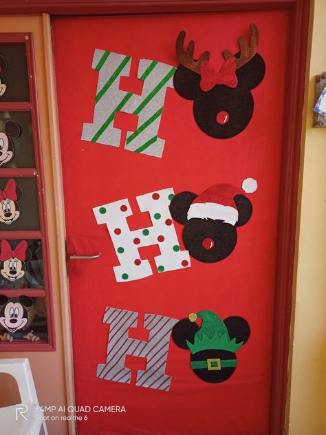 Mickey Mouse Christmas Door Decorations For School, Mickey Christmas Bulletin Board, Mickey Christmas Door Decorations, Christmas Decor Ideas Doors, Disney Christmas Hallway Decorations, Disney Hotel Window Decorations Christmas, Disney Christmas Doors, Mickey Mouse Christmas Bulletin Board, Christmas Disney Door Decorations