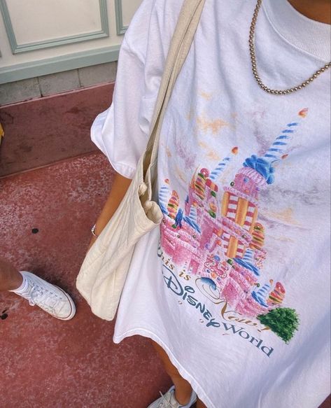 Disney Park Outfit, Disney Trip Outfits, Cute Disney Outfits, Disney Photo Ideas, Disney World Outfits, Disneyland Outfits, Senior Trip, The Fine Print, Trip Outfits