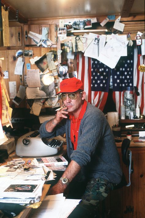 Hunter S. Thompson: How the Writer Became a Legend – Rolling Stone Gonzo Journalism, Hunter Thompson, Ralph Steadman, Hunter S Thompson, Hunter S, Fear And Loathing, Writers And Poets, Jack Kirby, Vintage Portraits