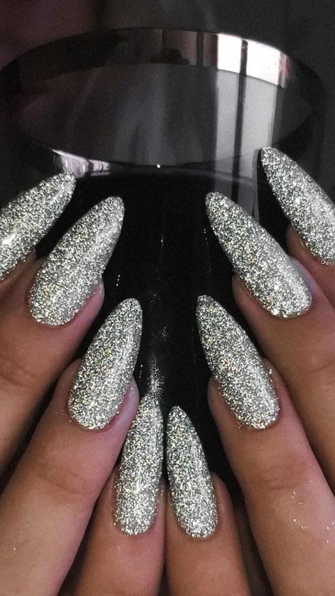 Classy Winter Nails 2023-2024: 17 Chic Ideas - thepinkgoose.com Silver Glitter Nails, Wedding Nails Glitter, Glittery Nails, Thanksgiving Nails, Winter Nail, Sparkly Nails, Silver Nails, Prom Nails, Classy Nails