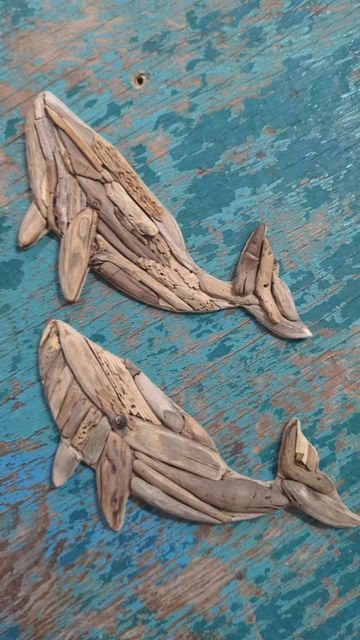 Lori-Lee Thomas on Instagram: "A lil video of how I made my driftwood whale Christmas ornaments. Just a little glue and a little driftwood to make something magical.🐳 Also don't forget to check out my last post for a giveaway of an AWESOME book nook kit! ❤️ . . . #driftwooddecor #whale #humpbackwhale #christmas #christmasdecorations #christmasornaments #diy #driftwoodart #coastalchristmas #nautical #art #crafts #craftersgonnacraft #crafty #driftwood #beachcombing #beachcombers #beachcomber #beachcombingfinds #beachfinds #beachtreasures #driftwooddecor" Driftwood Owl, Driftwood Animals, Driftwood Whale, Den Makeover, Driftwood Art Sculpture, Book Nook Kit, Driftwood Ideas, Driftwood Diy, Driftwood Art Diy