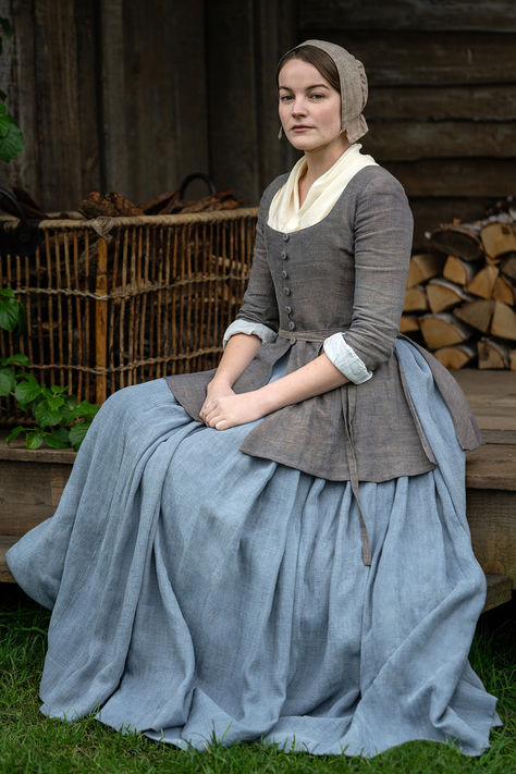 Izzy Meikle-Small as Rachel Hunter in Outlander Season 7. 1600s Fashion Scotland, 18th Century Poor Fashion, 18th Century Servant, Early 18th Century Fashion, Traditional English Clothing, Tudor Peasant, 1800s Fashion Poor, 17th Century Fashion Women, 1650s Fashion