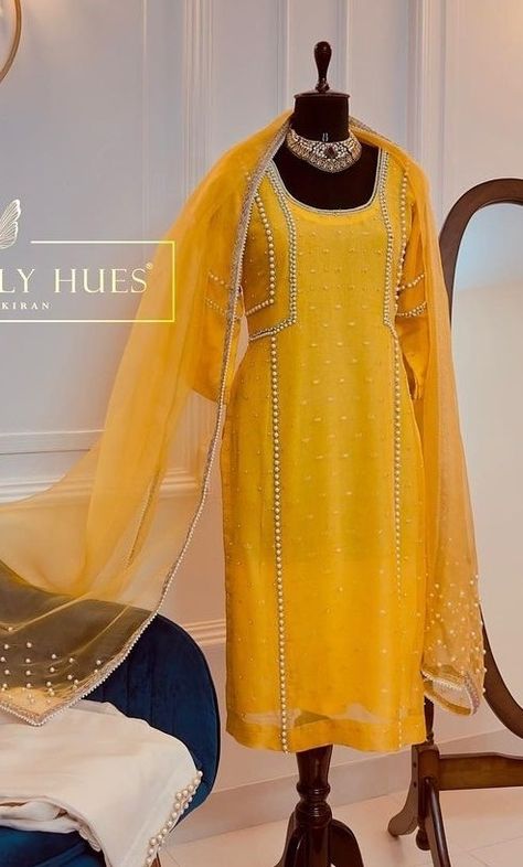 Haldi Punjabi Suit, Plain Yellow Suit Designs, Plain Punjabi Suits Simple, Plain Velvet Suit Design With Lace, Yellow Suits Punjabi, Roka Suits, Lace Work Suit Design, Plain Suits Design With Lace, Plain Velvet Suit Design