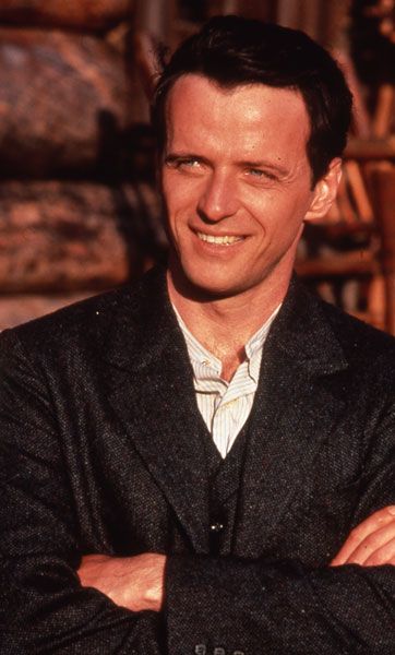 Aidan Quinn / Legends of the Fall (1995) Aiden Quinn, Elementary Tv, Aidan Quinn, Legends Of The Fall, Goof Troop, Strong Features, Michael Collins, Movie Shots, Great Smiles