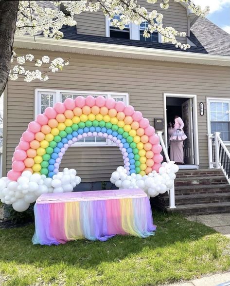 Carebear Theme Party Decorations, Pastel Unicorn Balloon Garland, Carebear Theme Party, Baby Shower Arcoiris Decoracion, My Little Pony Birthday Party Decorations, Carebear Birthday Party Ideas, Baby Shower Arcoiris, Rainbow Birthday Party Decorations, Care Bears Birthday Party