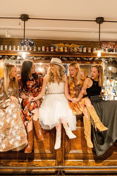 An Aspen wedding welcome party at Kemo Sabe! Head to the blog to see more from this wedding in Aspen! Aspen Rehearsal Dinner, Western Dinner Party, Rehearsal Dinner Photography, Western Rehearsal Dinner, Dinner Pic, Wedding Dress Codes, Wedding Dress Code, Wedding Welcome Party, Texas Chic