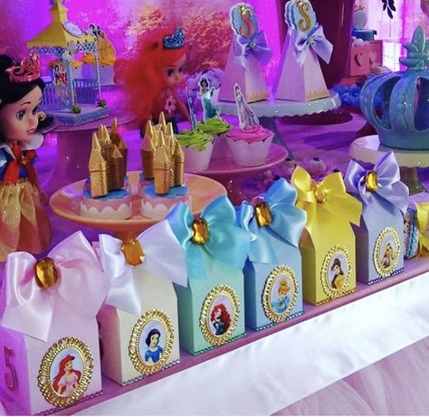 Goodie Bag Princess Ideas, Disney Princess Party Favor Ideas, Disney Princess Birthday Party Goodie Bags, Princess Goodie Bags Diy, Disney Princess Goodie Bags, Disney Princess Party Bags, Disney Princess Goody Bag Ideas, Disney Princess Theme Party Decorations, 5 Year Princess Birthday Party