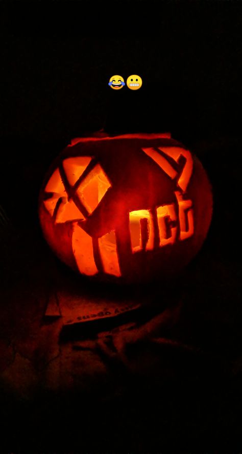 A very Kpop Halloween K Pop Pumpkin Carving, Kpop Pumpkin Carving Ideas, Kpop Pumpkin Carving, Kpop Halloween, Pumpkin Carving Designs, Pumpkin Carving Ideas, Kpop Random, Pumpkin Ideas, Carving Designs