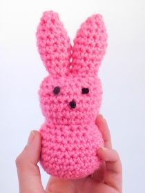 Crochet Peeps Bunny Free Pattern, Crochet Cute Animals, Easter Crochet Patterns Free, Easter Basket Pattern, Easter Bunny Crochet Pattern, Crocheted Bunny, Crochet Easter Basket, Spring Bunnies, Easter Patterns