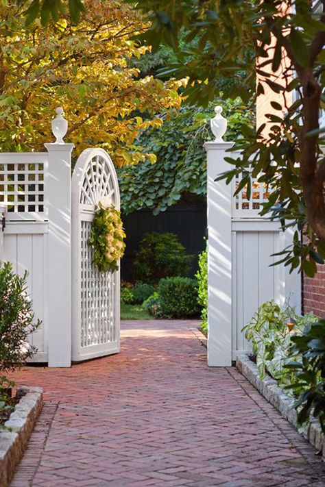 Tor Design, Diy Garden Landscaping, Garden Gates And Fencing, Garden Gate Design, Garden Screening, Garden Wallpaper, Walled Garden, Most Beautiful Gardens, Backyard Fences