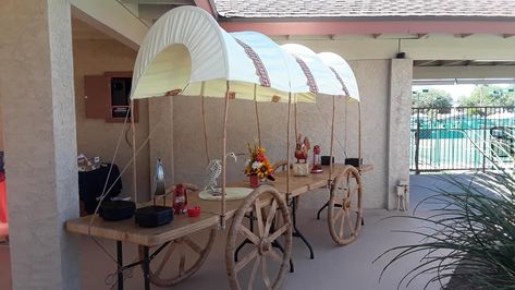 Cover wagon, or chuck wagon table for a chili cook off. Chuck Wagon Party Ideas, Chuck Wagon Table, Soup Cook Off, Chili Cookoff Ideas, Womens Fellowship, Cookoff Ideas, Hoedown Party, Western Vbs, Western Party Ideas