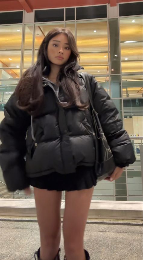 Fur Puffer Jacket Outfit, Puffer Jacket With Skirt, Korea Winter Outfit, Sixthform Outfits, Black Puffer Outfit, North Face Puffer Jacket Outfit, North Face Jacket Outfit, Fur Puffer Jacket, Japanese Winter