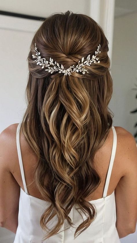 Bride Hairstyle For Fine Hair, Elegant Half Up Half Down Hairstyles Wedding Bride, Engagement Photo Hairstyles, Half Up Half Down Ideas, Long Hair And Short Hair, Junior Bridesmaid Hair, Hair Bridesmaids, Wedding Brainstorming, Simple Bridal Hairstyle