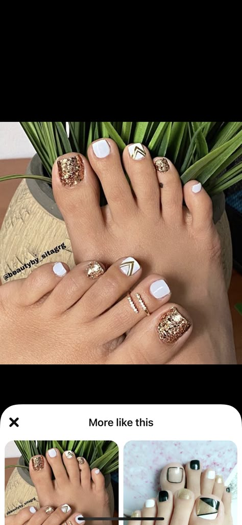 Legs Nail Art Designs, Gold Nails Pedicure, Toe Designs Pedicure Simple, Pedicure Ideas Gold, Gold French Pedicure, White And Gold Pedicure Toenails, Gold Tip Pedicure, Gold Toe Nail Designs, White And Gold Toe Nails