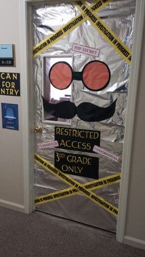 Looking for an awesome classroom door idea for your mystery or detective theme classroom? Here it is! (picture only) Detective Door Decorations, Time Lab Vbs Decorations, Halloween Classroom Doors, Science Classroom Door, Science Room Decor, Classroom Door Decorating, Classroom Door Decorations, Halloween Classroom Door, Detective Theme