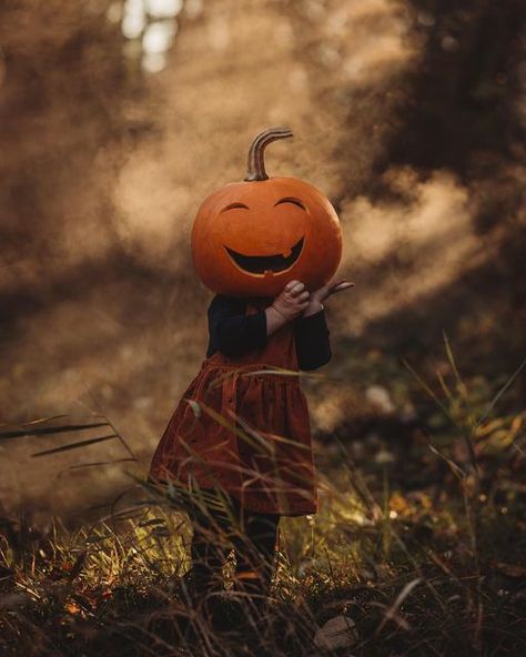 Pumpkin Head Photoshoot Mom And Daughter, Pumpkin Head Photoshoot Faces, Pumpkin Kids Photoshoot, Toddler Pumpkin Pictures, Pumpkin Head Photo Shoot Family, Cute Pumpkin Head Photoshoot, Pumpkin Head Maternity Shoot, Toddler Ghost Photoshoot, Pumpkin Head Photoshoot Mom And Son