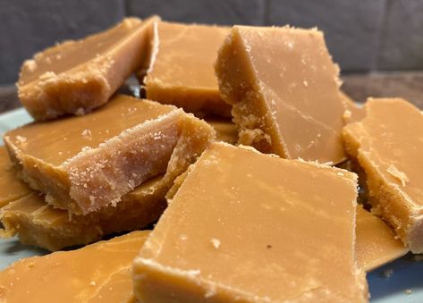 Recipe With Evaporated Milk, Scottish Tablet Recipes, Scottish Desserts, Evaporated Milk Recipes, Scottish Tablet, Tablet Recipe, Scotland Food, Scottish Recipes, Clam Recipes