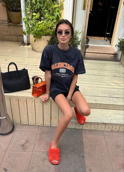 Orange Mini Kelly, Orange Shoes Outfit Summer, Orange Hermes Sandals, Orange Bag Outfit Summer, Outfit With Orange Bag, Mini Kelly Hermes Outfit, Chypre Sandal Hermes Outfit, Balenciaga T Shirt Outfit, Orange Sandals Outfit