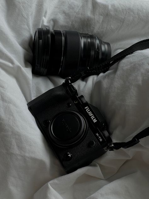 Camera Woman Aesthetic, Hobby Photography Aesthetic, Black Camera Aesthetic, Fujifilm Camera Aesthetic, Photography Camera Aesthetic, Canon Camera Aesthetic, Fujifilm Xt30 Ii, Photography Aesthetic Camera, Camera Photography Aesthetic