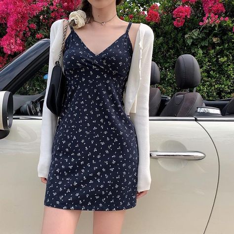 Flower Dresses Outfit, Brandy Dress, Ootd Ngampus, Amara Dress, Sundress Outfit, Brandy Melville Skirt, Navy Blue Mini Dress, Navy Blue Floral Dress, Dress Cardigan