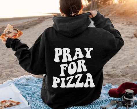 Pizza Hoodie, Retro Pizza Shirt, Retro Pizza Hoodie, Pray for Pizza, Gift for Pizza Lover, Pizza Gift, Back Print Retro, Aesthetic, Y2K ✨ 50% cotton, 50% polyester ✨ Medium-Heavy fabric weight ✨ DTG printed Retro Pizza, Pizza Hoodie, Star Pizza, Pizza Gifts, Watch Gilmore Girls, Pizza Shirt, Pizza Lovers, Aesthetic Y2k, Retro Aesthetic