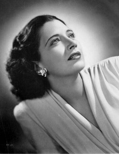 Tweets liked by Gale Correnti (@CorrentiGale) / Twitter Always In Our Hearts, Kay Francis, Hollaback Girl, Old Hollywood Movie, Vintage Hollywood Glamour, Hooray For Hollywood, Classic Movie Stars, B Movie, Vintage Portraits