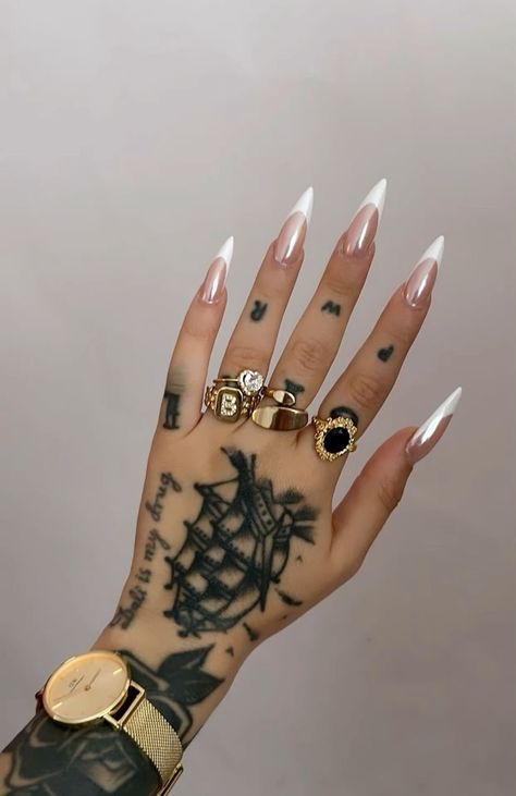 Long Nails Neutral, French Pearl Nails, French Stiletto Nails, Cardi B Nails, Claw Nails, Stiletto Nails Designs, Pearl Nails, Almond Acrylic Nails, Woman Style