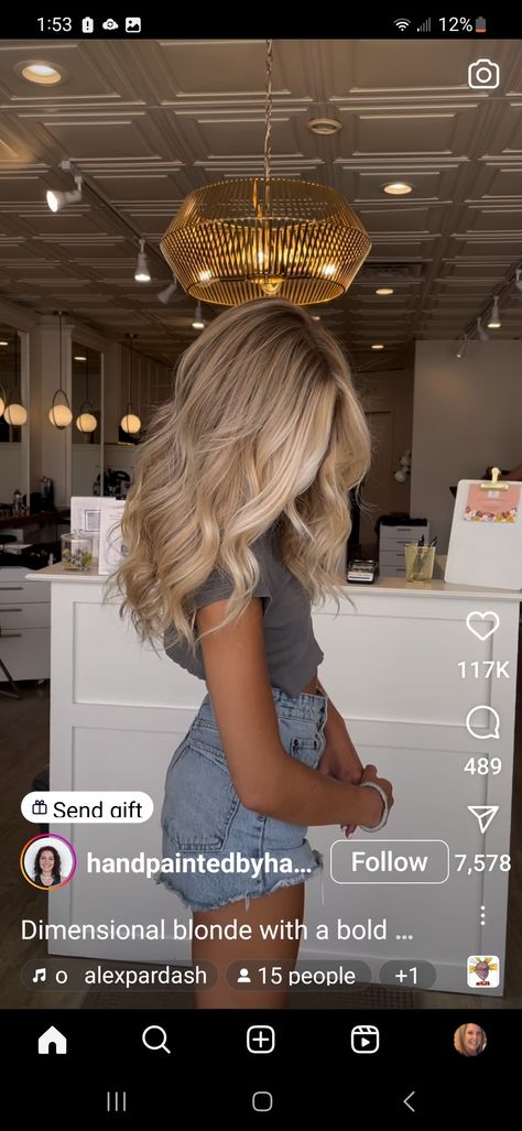 Blonde Balayage Tip Out, Blonde Hair For Round Face Shape, Caraloren Hair, Wide Money Piece Hair, Coconut Cream Hair Color, Summer Dimensional Blonde, Hair Color Ideas For Blondes Highlights, Natural Blonde With Money Piece, Blonde Trends 2024