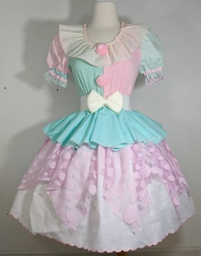 clowns of etsy🌈 on Tumblr Pastel Clown, Clown Outfit, Clown Dress, Mint Pastel, Clown Clothes, Outfit Elegantes, Kei Fashion, Cute Clown, Dress Halloween Costume