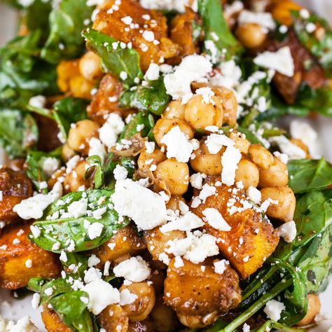 Pumpkin And Feta Salad, Roasted Pumpkin Recipes, Pumpkin Chickpea, Cabbage Slaw Recipes, Balsamic Dressing Recipe, Roast Pumpkin Salad, Salad With Balsamic Dressing, Autumn Side Dishes, Pumpkin Salad