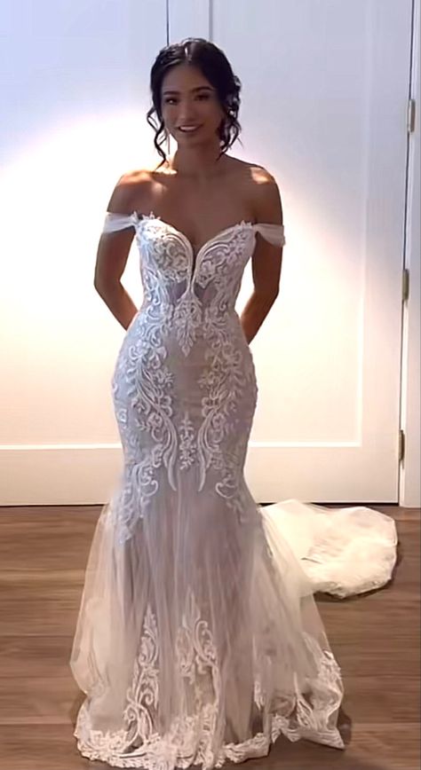 Mermaid Wedding Dress For Beach Wedding, Kayla Kosuga Wedding Dress, Bodycon Lace Wedding Dress, Mermaid Style Dress Wedding, Kayla Kosuga Wedding, Dominican Wedding Dress, Essence Of Australia Wedding Dress Fit And Flare, Mermaid Beach Wedding Dress, Mermaid Off Shoulder Wedding Dress