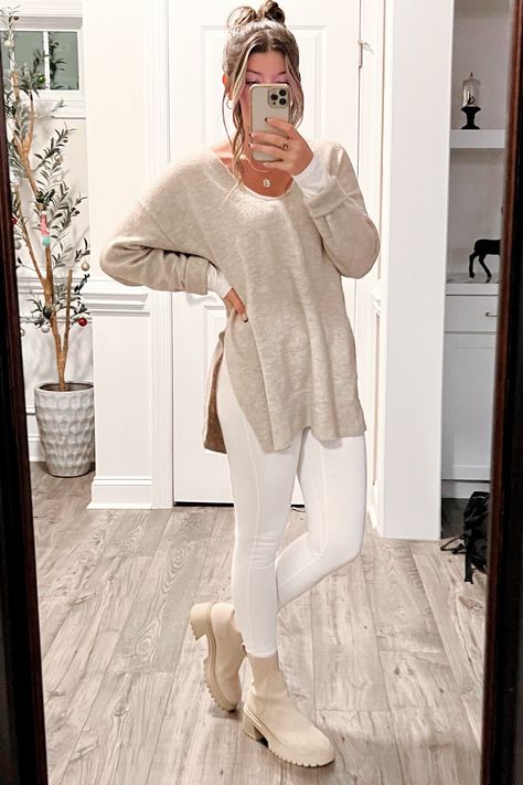 Steve Madden Beige Boots Outfit, White Suede Boots Outfit, Cream Biker Boots Outfit, Off White Chelsea Boots, Beige Booties Outfit Winter, White Flat Boots Outfit, How To Style Beige Boots, Styling Tan Chelsea Boots Women, Beige Winter Boots Outfit