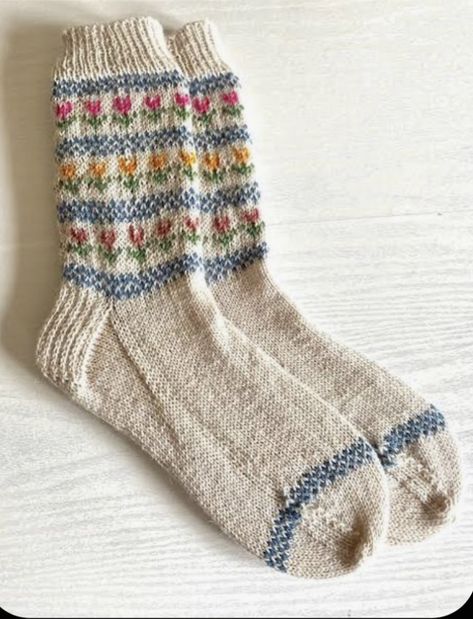 Sock Patterns, Cute Socks, Knitting Inspiration, Knitting Projects, Knitting Socks, Crochet Projects, Knit Crochet, Knitting Patterns, Outfit Inspirations