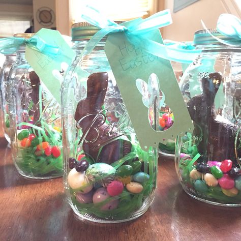 Easter party favors Easter Client Gift Ideas, Easter Favors For Adults, Diy Easter Basket Ideas, Diy Easter Basket, Easter Mason Jars, Easter Favors, Easter Party Favor, Easter Spring Wreath, Easter Basket Ideas