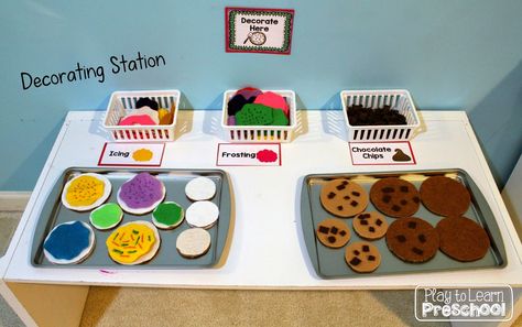 Cookie Shop Dramatic Play from Play to Learn Preschool Cookie Shop Dramatic Play, Bakery Dramatic Play, Play Bakery, Preschool Cooking, Dramatic Play Themes, Cookies Chocolate Chip, Dramatic Play Center, Cookie Shop, Restaurant Themes