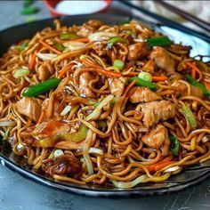 Chicken Chow Mein with the Best Chow Mein Sauce Asian Chow Mein Recipe, Easy Chow Mein Recipe Simple, Cho Mein, Chow Mein Noodles Recipe, Chinese Chow Mein Recipe, Chow Mein Sauce, Homemade Chow Mein, Chow Mein Recipe Vegetable, Chinese Chow Mein