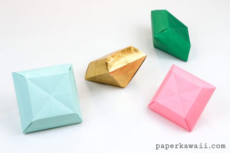 Origami Paper Crystal Tutorial - Make 3D Gems! #DIY #papercrystal #origami Aladdin Pantomime, Flowers Money, Crystal Tutorial, Basic Origami, Paper Kawaii, Paper Folding Art, Origami Yoda, Origami Star Box, Origami For Beginners