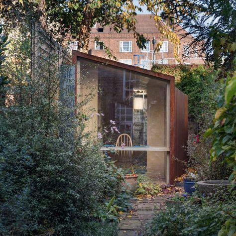 The Rug Room by Nic Howett made the Don't Move, Improve! shortlist. Sunken Bath, Narrow Garden, Rug Room, Glass Extension, Into The West, Backyard Office, London Architecture, Garden Studio, Garden Buildings